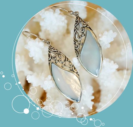 貝のアクセサリー